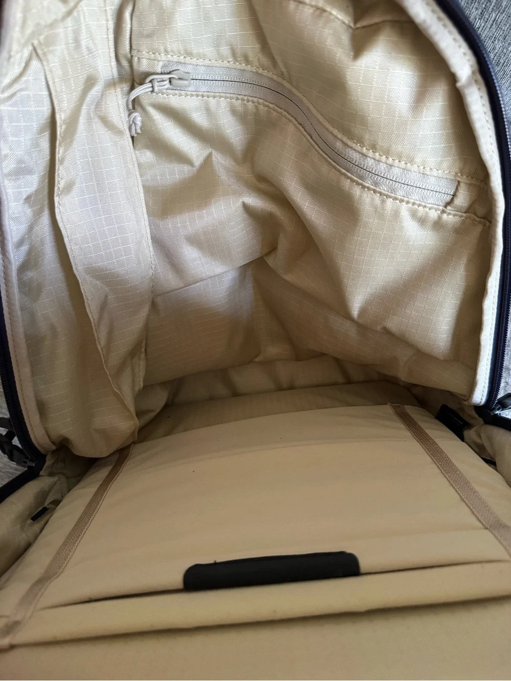 Able Carry authentic bag